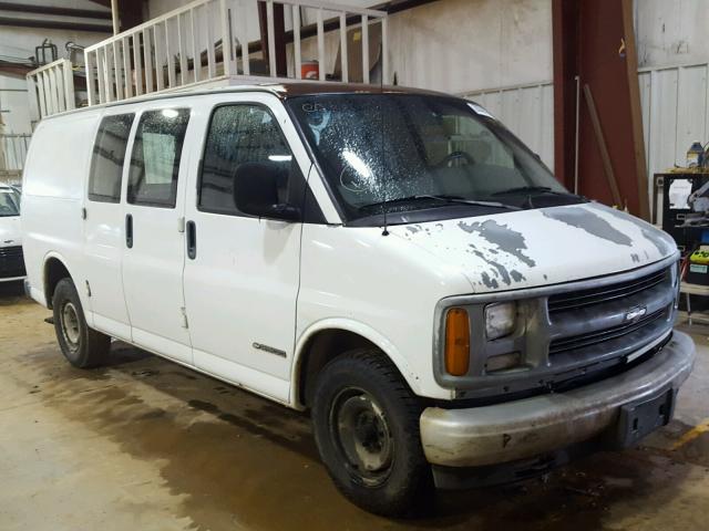 1GCFG25W421134196 - 2002 CHEVROLET EXPRESS G2 WHITE photo 1