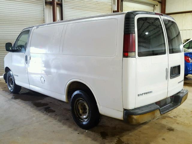 1GCFG25W421134196 - 2002 CHEVROLET EXPRESS G2 WHITE photo 3