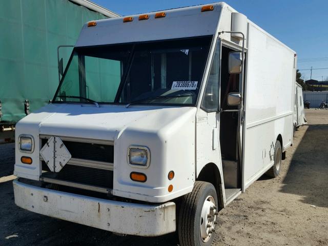 4UZA4FF49WC911887 - 1998 FREIGHTLINER CHASSIS M WHITE photo 2