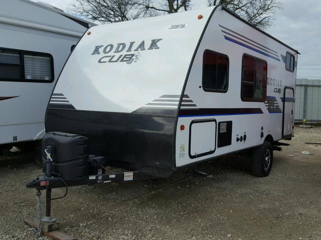 4YDT1751XJJ970712 - 2018 KEYSTONE KODIAK WHITE photo 2