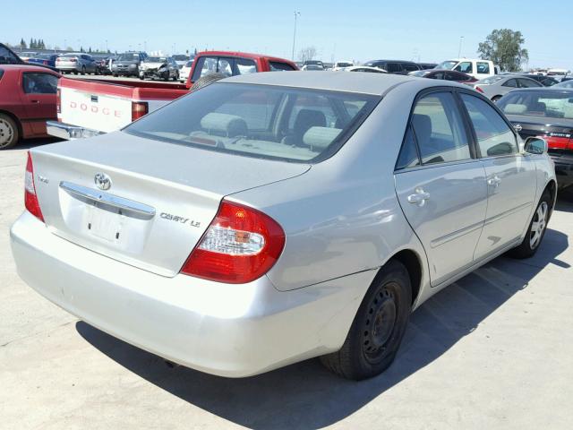JTDBE32K220131332 - 2002 TOYOTA CAMRY LE SILVER photo 4