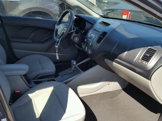 KNAFX4A61G5602237 - 2016 KIA FORTE LX TAN photo 5