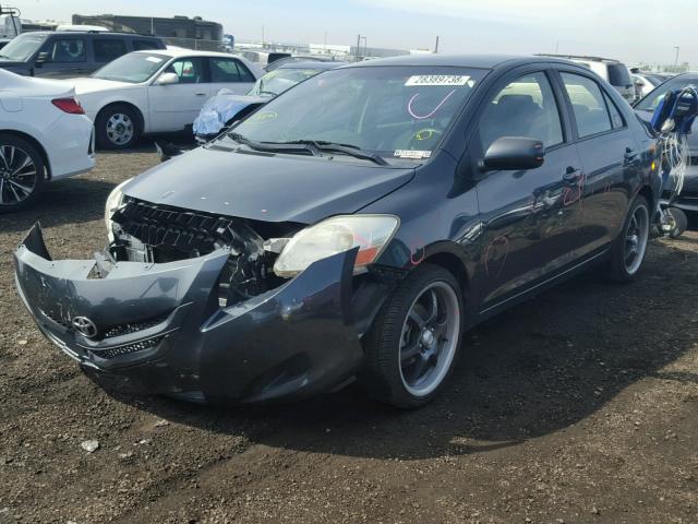 JTDBT923671048473 - 2007 TOYOTA YARIS GRAY photo 2