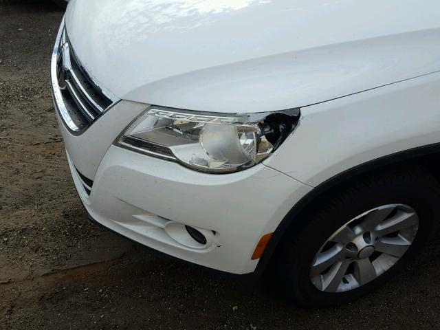 WVGAV7AX1AW000593 - 2010 VOLKSWAGEN TIGUAN S WHITE photo 9