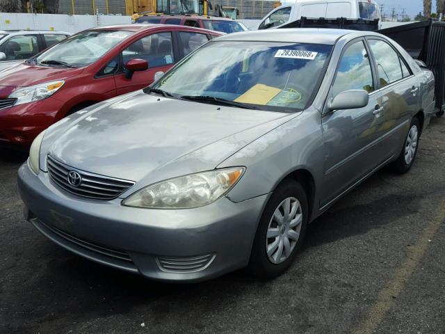 4T1BE32K16U691823 - 2006 TOYOTA CAMRY LE GRAY photo 2