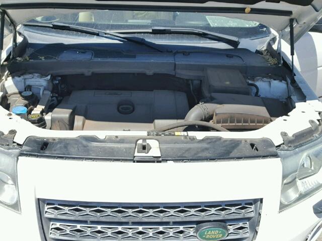 SALFP24N38H052784 - 2008 LAND ROVER LR2 SE WHITE photo 7