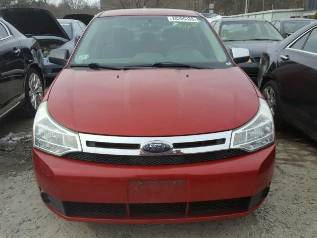 1FAHP35N89W143573 - 2009 FORD FOCUS SE RED photo 9