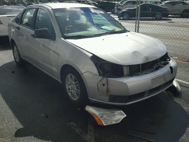 1FAHP35N59W102091 - 2009 FORD FOCUS SE SILVER photo 1