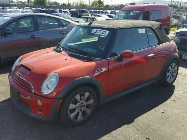 WMWRH33556TK59211 - 2006 MINI COOPER RED photo 2