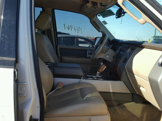 1FMFU17538LA76906 - 2008 FORD EXPEDITION WHITE photo 5