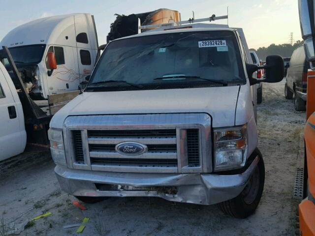 1FDSE3FL9BDB24448 - 2011 FORD ECONOLINE WHITE photo 2