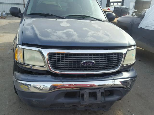 1FMRU15L62LA13580 - 2002 FORD EXPEDITION BLUE photo 9