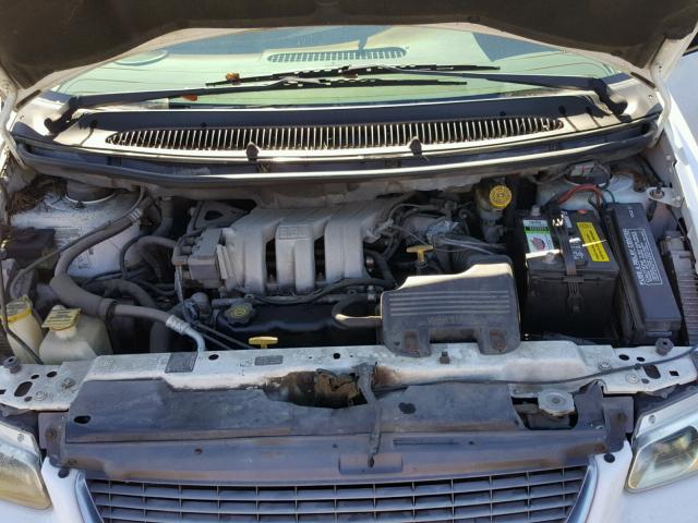 1C4GP54L8WB673658 - 1998 CHRYSLER TOWN & COU WHITE photo 7