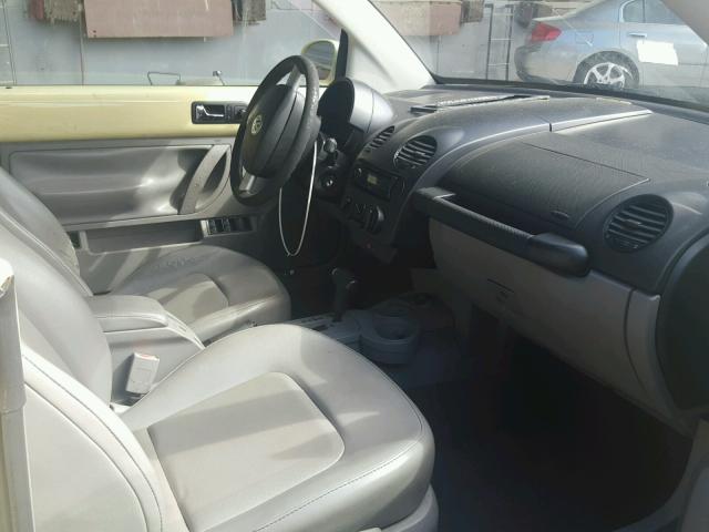 3VWCM21Y84M301178 - 2004 VOLKSWAGEN NEW BEETLE 黄色 照片 5