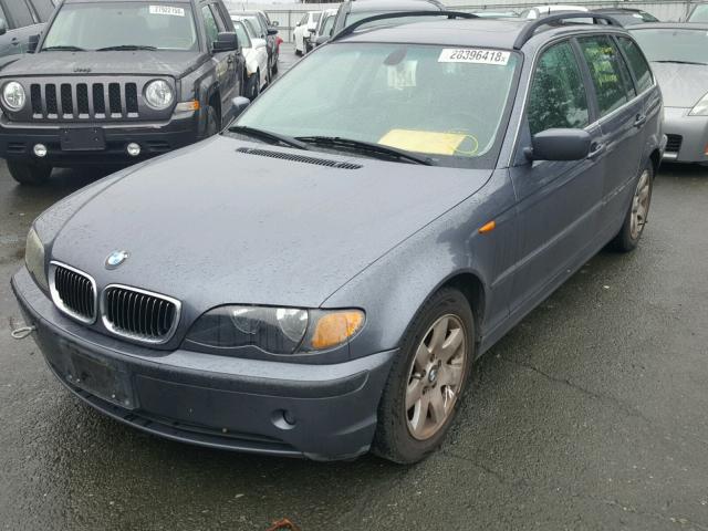 WBAAX13463PJ00231 - 2003 BMW 325 IT GRAY photo 2