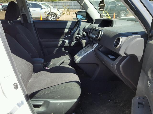 JTLKE50E181017595 - 2008 TOYOTA SCION XB 白色 照片 5