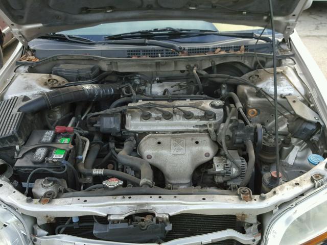 1HGCG5649WA117418 - 1998 HONDA ACCORD LX SILVER photo 7