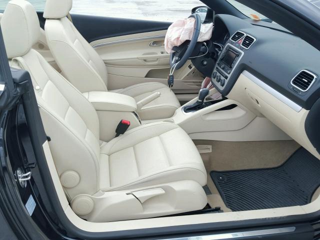 WVWBW8AH3FV002055 - 2015 VOLKSWAGEN EOS KOMFOR 黑色 照片 5