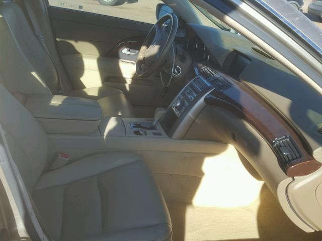 JH4KB16525C007709 - 2005 ACURA RL TAN photo 5