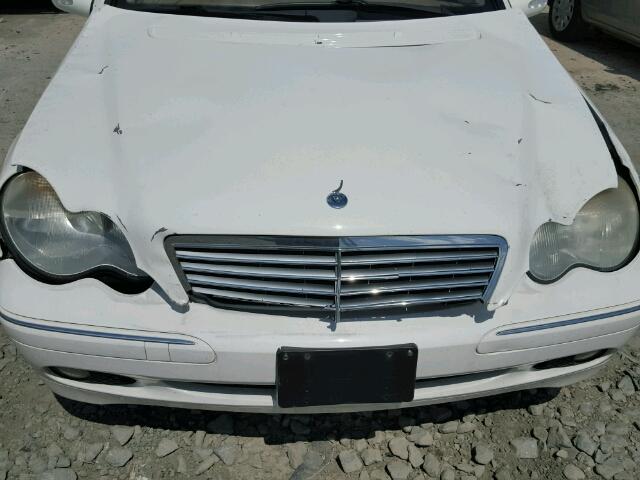 WDBRF81JX3F395543 - 2003 MERCEDES-BENZ C 240 4MAT WHITE photo 9