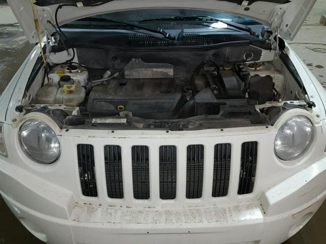 1J8FT47W17D145398 - 2007 JEEP COMPASS WHITE photo 7