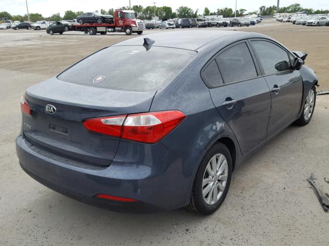 KNAFX4A65G5602208 - 2016 KIA FORTE LX BLUE photo 4