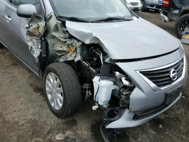 3N1CN7AP9DL822942 - 2013 NISSAN VERSA S GRAY photo 9