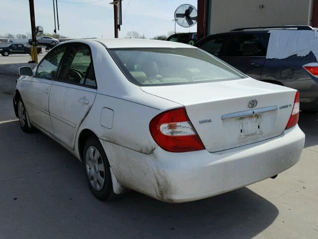 4T1BE32K62U567475 - 2002 TOYOTA CAMRY LE WHITE photo 3