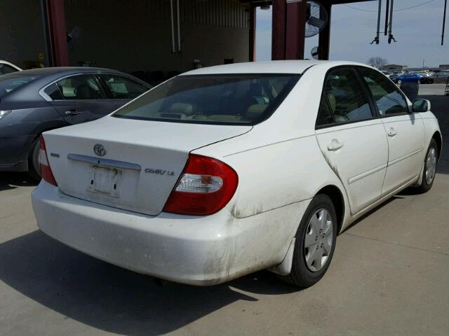 4T1BE32K62U567475 - 2002 TOYOTA CAMRY LE WHITE photo 4