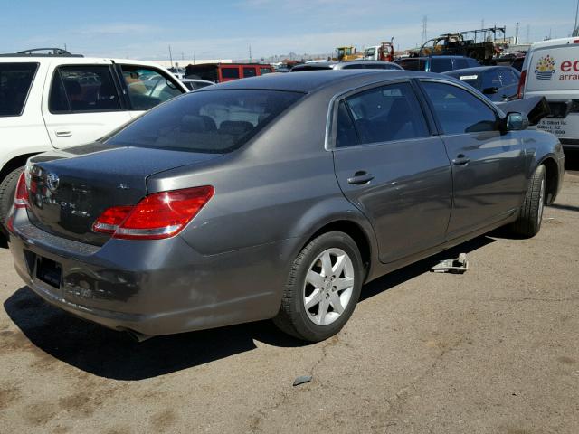 4T1BK36B47U236520 - 2007 TOYOTA AVALON XL GRAY photo 4