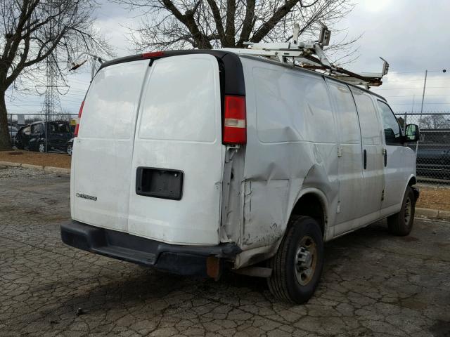 1GCGG25C991146980 - 2009 CHEVROLET EXPRESS G2 WHITE photo 4