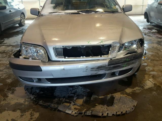 YV1VS29581F631887 - 2001 VOLVO S40 1.9T SILVER photo 9