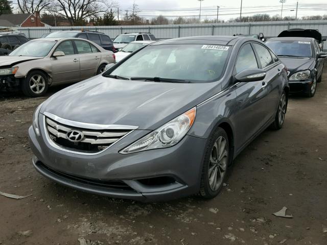 5NPEC4AB3DH582009 - 2013 HYUNDAI SONATA SE GRAY photo 2