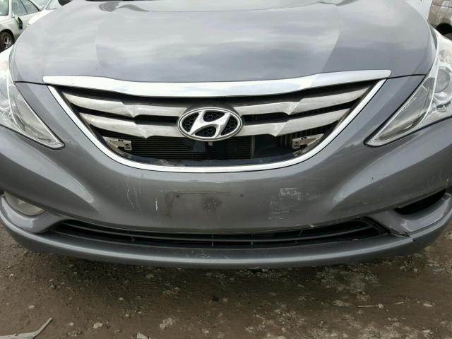 5NPEC4AB3DH582009 - 2013 HYUNDAI SONATA SE GRAY photo 9