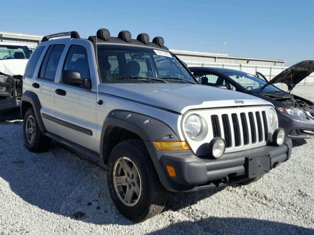 1J4GL38K05W718028 - 2005 JEEP LIBERTY RE SILVER photo 1