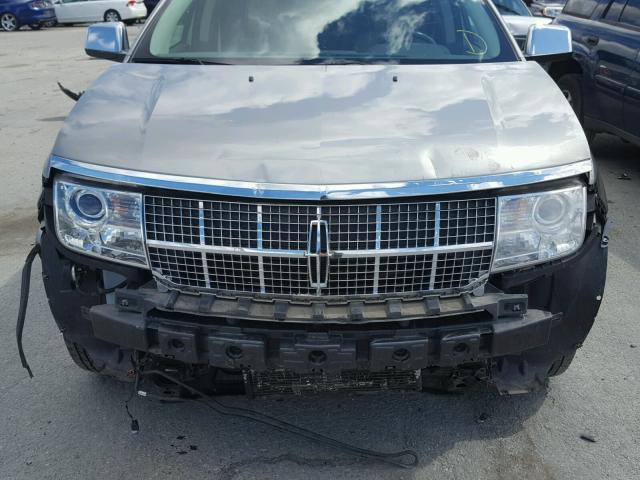 2LMDU68C48BJ17632 - 2008 LINCOLN MKX TAN photo 9