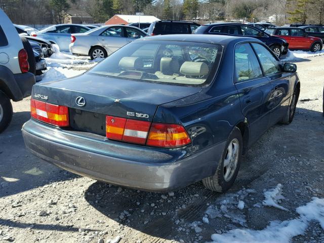 JT8BF22G6V0043342 - 1997 LEXUS ES 300 GREEN photo 4