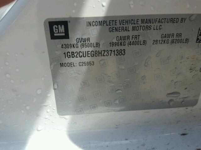 1GB2CUEG8HZ371383 - 2017 CHEVROLET SILVERADO WHITE photo 10