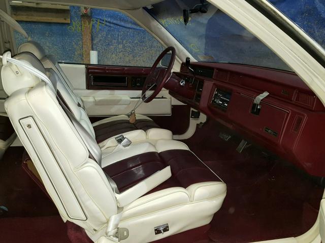 1G6CD1155J4304181 - 1988 CADILLAC DEVILLE WHITE photo 5