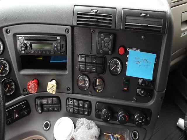 1FUJGLDR29LAG8152 - 2009 FREIGHTLINER CASCADIA 1 MAROON photo 7