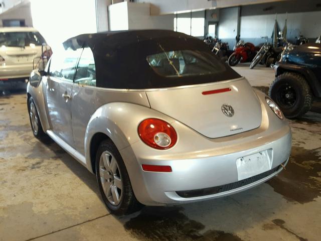 3VWRF31Y16M300421 - 2006 VOLKSWAGEN NEW BEETLE SILVER photo 3