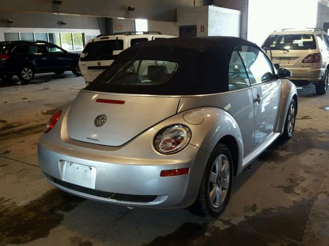 3VWRF31Y16M300421 - 2006 VOLKSWAGEN NEW BEETLE SILVER photo 4