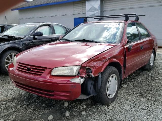 4T1BG22K6WU224093 - 1998 TOYOTA CAMRY CE RED photo 2