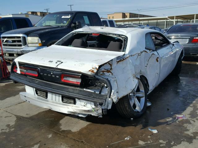 2C3CDZBTXJH209373 - 2018 DODGE CHALLENGER WHITE photo 4