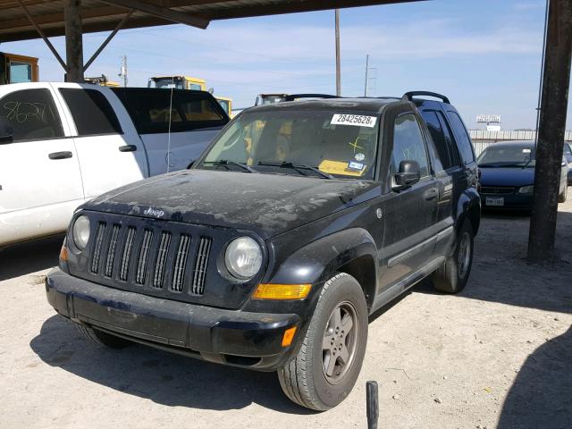 1J4GL38K85W669600 - 2005 JEEP LIBERTY RE BLACK photo 2