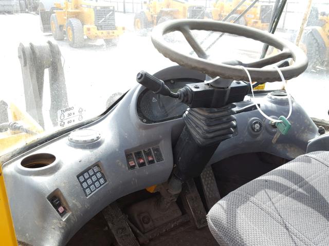 L90DV64615 - 2001 VOLVO L90D Q/C YELLOW photo 5