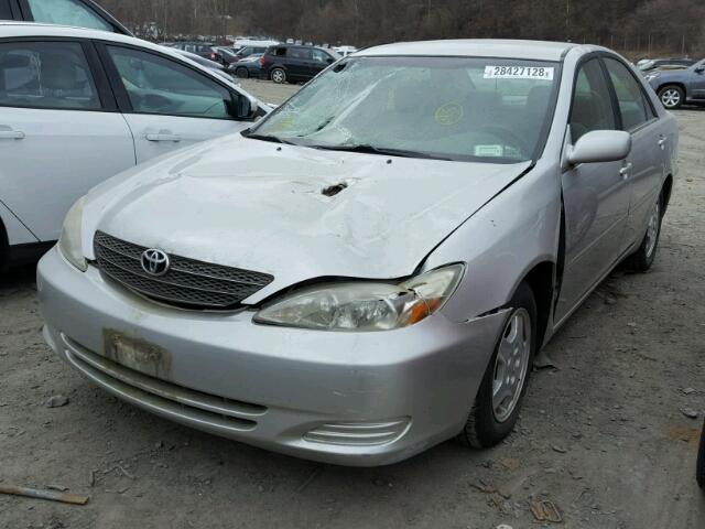 4T1BF32KX2U509074 - 2002 TOYOTA CAMRY LE SILVER photo 2