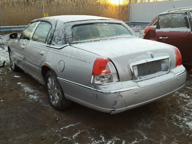 1LNHM83W94Y612190 - 2004 LINCOLN TOWN CAR U SILVER photo 3