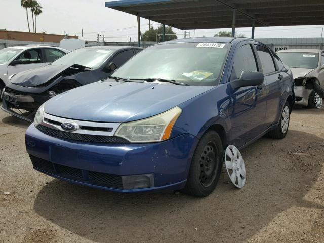 1FAHP34N58W233666 - 2008 FORD FOCUS S/SE BLUE photo 2