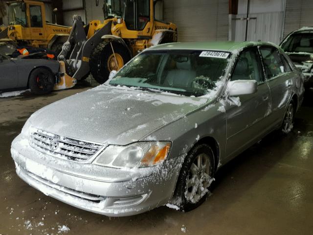 4T1BF28B83U285936 - 2003 TOYOTA AVALON XL SILVER photo 2